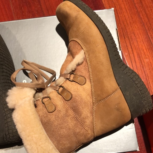 La Canadienne  🎉host pick🎉Laila shearling boots - Picture 7 of 13
